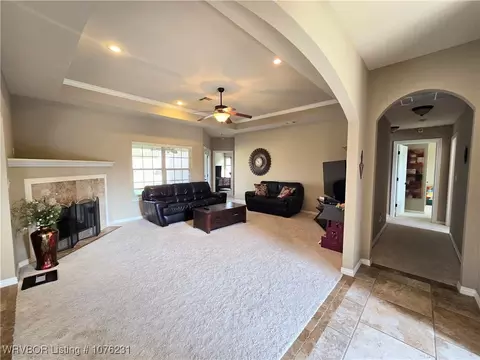 Entry Way - 2010 Sitka Ln, Barling, AR 72923 photo 1 of 2