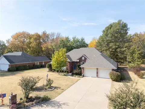 12108 Stonechase Dr, Fort Smith, AR 72916 photo 2