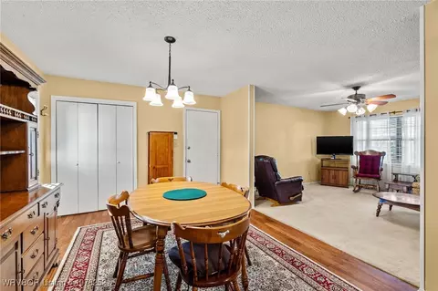 Dining - 401 Birch St, Lavaca, AR 72941 photo 2 of 3