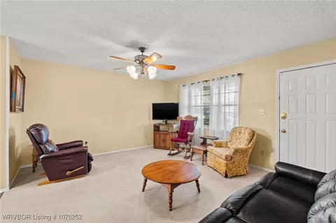 Living - 401 Birch St, Lavaca, AR 72941 photo 1 of 2