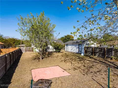 Exterior - 3916 Carthage St, Fort Smith, AR 72903 photo 10 of 13
