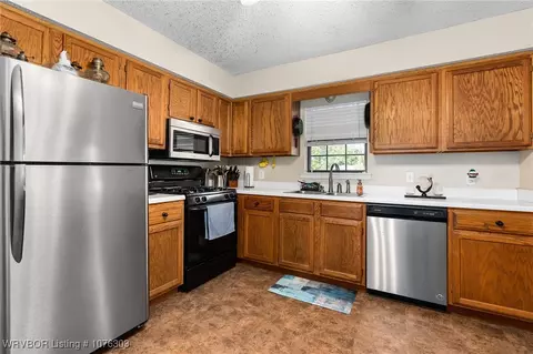 Kitchen - 3916 Carthage St, Fort Smith, AR 72903 photo 1 of 2