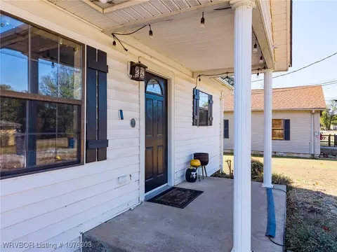Exterior - 3916 Carthage St, Fort Smith, AR 72903 photo 4 of 13