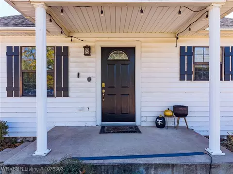 Exterior - 3916 Carthage St, Fort Smith, AR 72903 photo 5 of 13