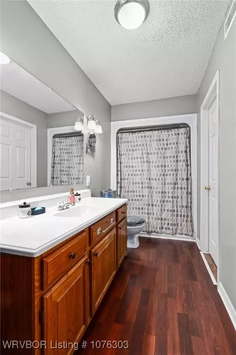 Bath - 3916 Carthage St, Fort Smith, AR 72903 photo 1 of 1