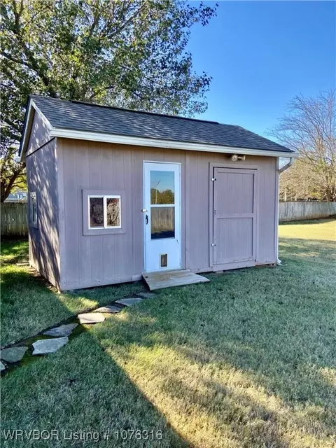 413 N 28th St, Ozark, AR 72949 photo 5