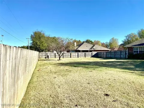 413 N 28th St, Ozark, AR 72949 photo 6