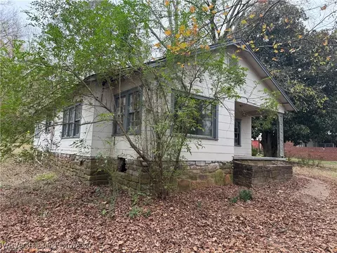 418 N Highway 71, Mountainburg, AR 72946