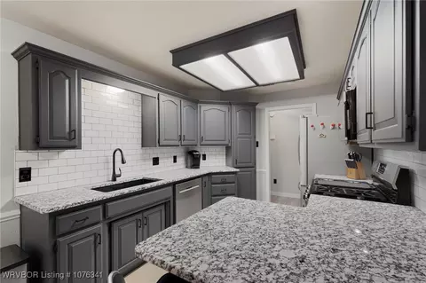 Kitchen - 7208 Millennium Dr, Fort Smith, AR 72916 photo 2 of 3