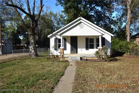 413 E Chickasaw Ave, Sallisaw, OK 74955