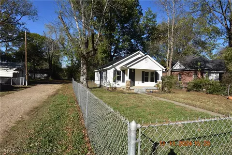 413 E Chickasaw Ave, Sallisaw, OK 74955 photo 2