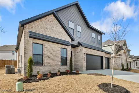 560 Apollo Dr, Centerton, AR 72719 photo 2