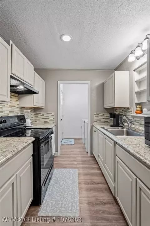 Kitchen - 8410 32nd Ter, Fort Smith, AR 72908 photo 1 of 3