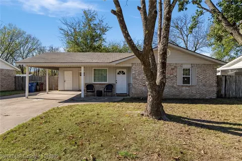 Exterior - 8410 32nd Ter, Fort Smith, AR 72908 photo 2 of 4