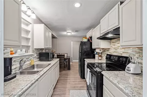 Kitchen - 8410 32nd Ter, Fort Smith, AR 72908 photo 3 of 3