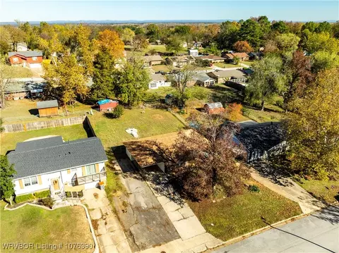 802 K St, Barling, AR 72923 photo 4