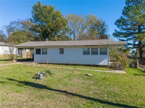 108 N Coker St, Greenwood, AR 72936