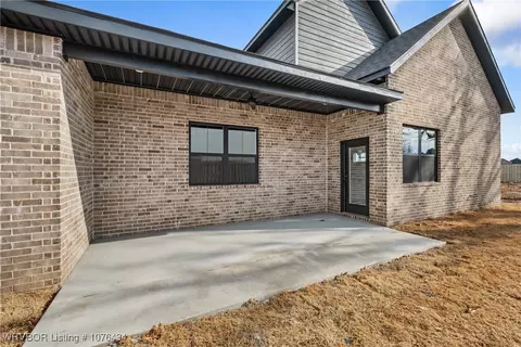 Exterior - 530 Apollo Dr, Centerton, AR 72719 photo 4 of 5
