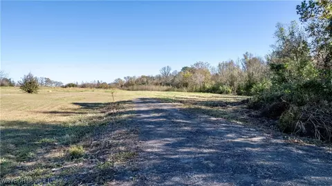 2816 Lost Beach Xing, Van Buren, AR 72956