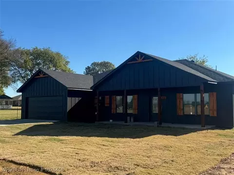 401 W Pryor Ave, Pocola, OK 74902