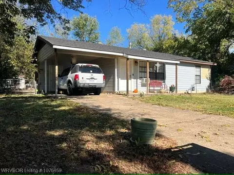 823 Mary Ave, Sallisaw, OK 74955