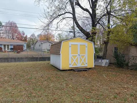 Exterior - 1722 Tulsa St, Fort Smith, AR 72901 photo 3 of 6
