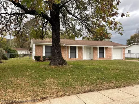 Exterior - 8206 Colony Ln, Fort Smith, AR 72908 photo 3 of 6