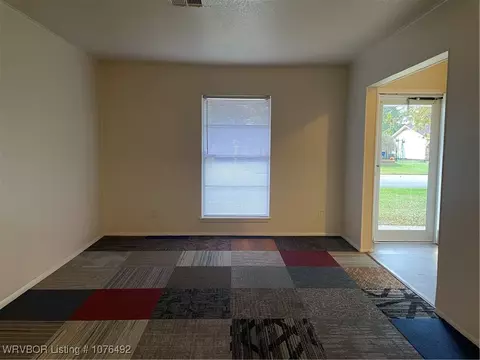 Living - 8206 Colony Ln, Fort Smith, AR 72908 photo 2 of 3