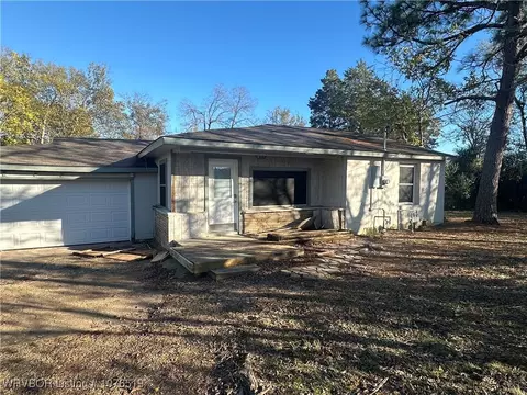 100 N Commanche St, Sallisaw, OK 74955