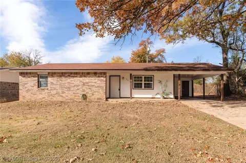 109 Price St, Roland, OK 74954