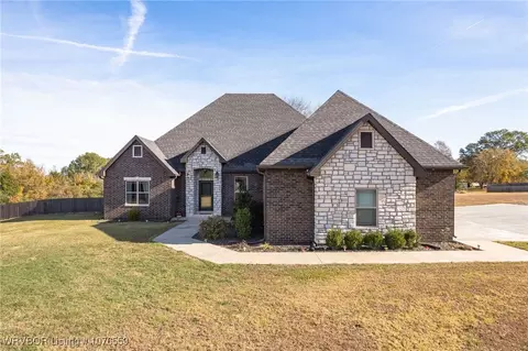 2300 N Maple St, Sallisaw, OK 74955