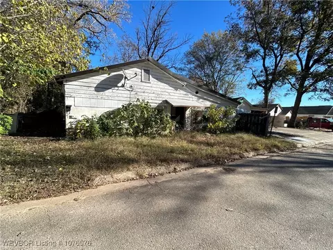 126 Lafayette St, Van Buren, AR 72956