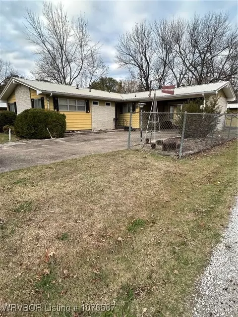 520 W Clyde Ave, Vinita, OK 74301