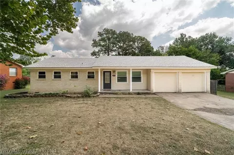 804 N 8 St, Van Buren, AR 72956