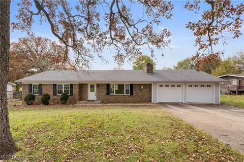 301 Mockingbird Ln, Poteau, OK 74953