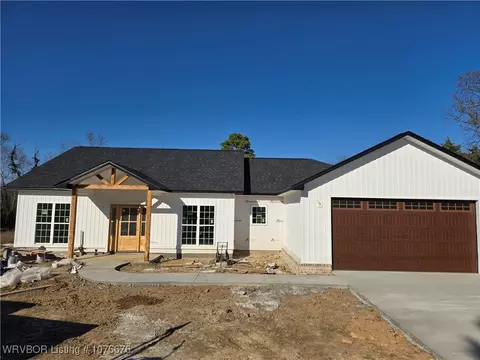 472575 1050 Rd, Muldrow, OK 74948