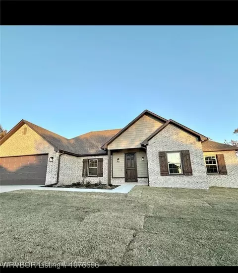 2326 Maggie Ln, Van Buren, AR 72956