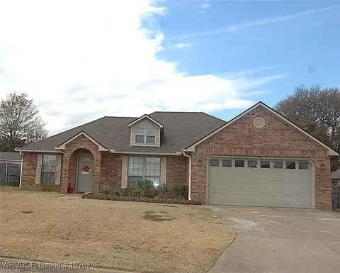 181 Locust Dr, Greenwood, AR 72936