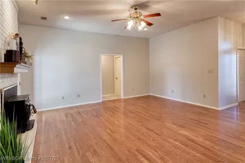 Living - 9501 Bridgeford Rd, Fort Smith, AR 72908 photo 2 of 6