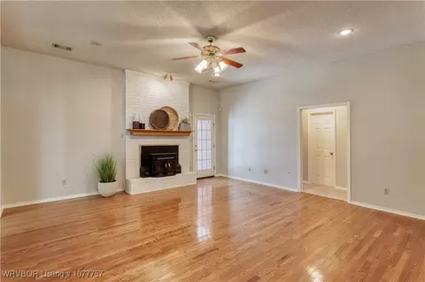 Living - 9501 Bridgeford Rd, Fort Smith, AR 72908 photo 1 of 6