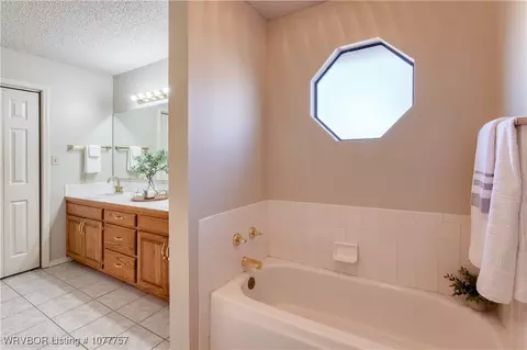 Bath - 9501 Bridgeford Rd, Fort Smith, AR 72908 photo 2 of 3