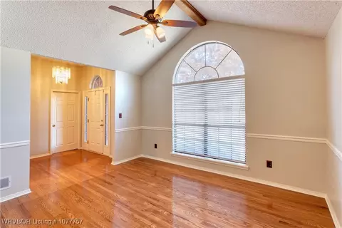 Living - 9501 Bridgeford Rd, Fort Smith, AR 72908 photo 4 of 6