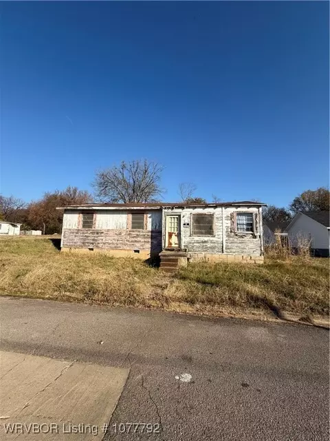 131 S 23rd St, Van Buren, AR 72956