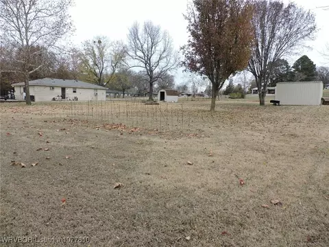 Exterior - 1302 Bugscuffle Rd, Lavaca, AR 72941 photo 7 of 12