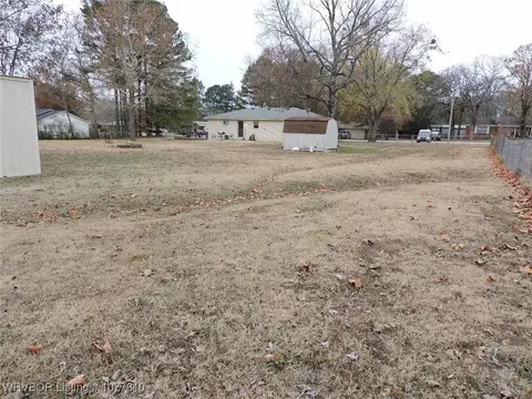 Exterior - 1302 Bugscuffle Rd, Lavaca, AR 72941 photo 4 of 12