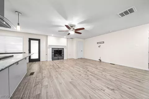 Living - 3410 S 33rd Cir, Fort Smith, AR 72903 photo 5 of 6
