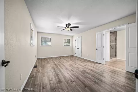 Bedroom - 3410 S 33rd Cir, Fort Smith, AR 72903 photo 2 of 7