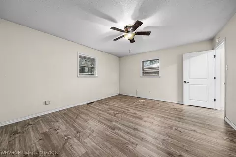 Bedroom - 3410 S 33rd Cir, Fort Smith, AR 72903 photo 3 of 7