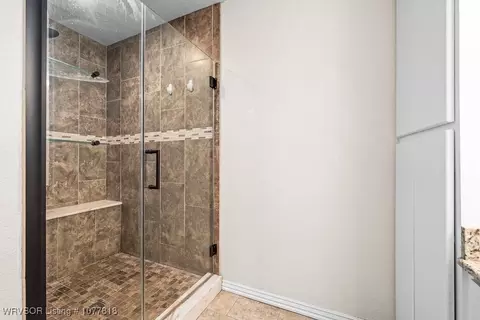 Bath - 3410 S 33rd Cir, Fort Smith, AR 72903 photo 3 of 5
