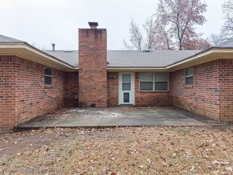 Exterior - 3410 S 33rd Cir, Fort Smith, AR 72903 photo 7 of 11
